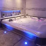 Chez Laurent Et Sandrine - Parking - Jusqu'A 4 Chambres - 6 Couchages - Possibilite De Petit-Dejeuner - Possibilite Spa Privatif Et Piscine