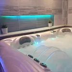 Chez Laurent Et Sandrine - Parking - Jusqu'A 4 Chambres - 6 Couchages - Possibilite De Petit-Dejeuner - Possibilite Spa Privatif Et Piscine * Chantraine