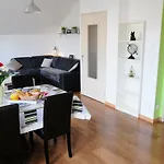Chez Laurent Et Sandrine - Parking - Jusqu'A 4 Chambres - 6 Couchages - Possibilite De Petit-Dejeuner - Possibilite Spa Privatif Et Piscine Apartmán Chantraine