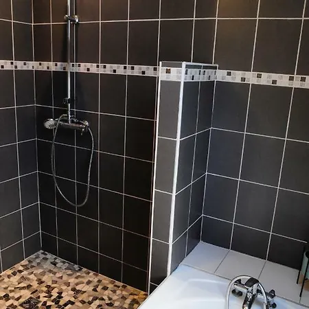 Chez Laurent Et Sandrine - Parking - Jusqu'a 4 - 6 Couchages - Possibilite De Petit-dejeuner - Possibilite Privatif Et Piscine Apartman
