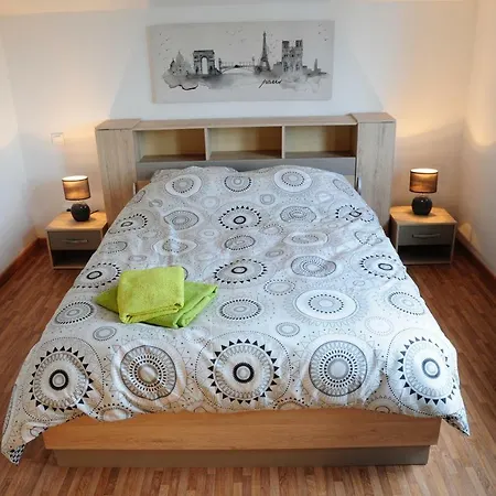 Chez Laurent Et Sandrine - Parking - Jusqu'a 4 - 6 Couchages - Possibilite De Petit-dejeuner - Possibilite De Privatif *